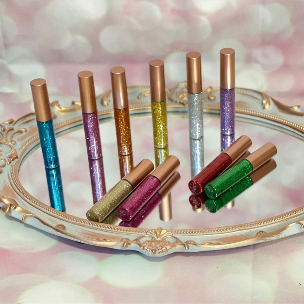 Liquid glitter eye liner - Picture 1 of 3